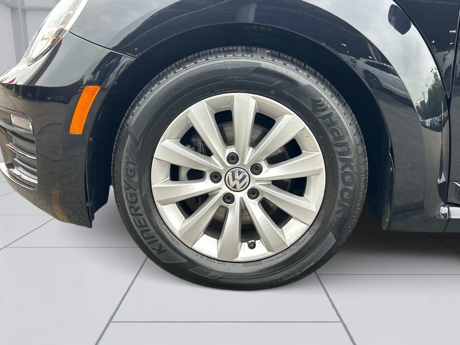 Used 2019 Volkswagen Beetle 2.0T S FWD image 9