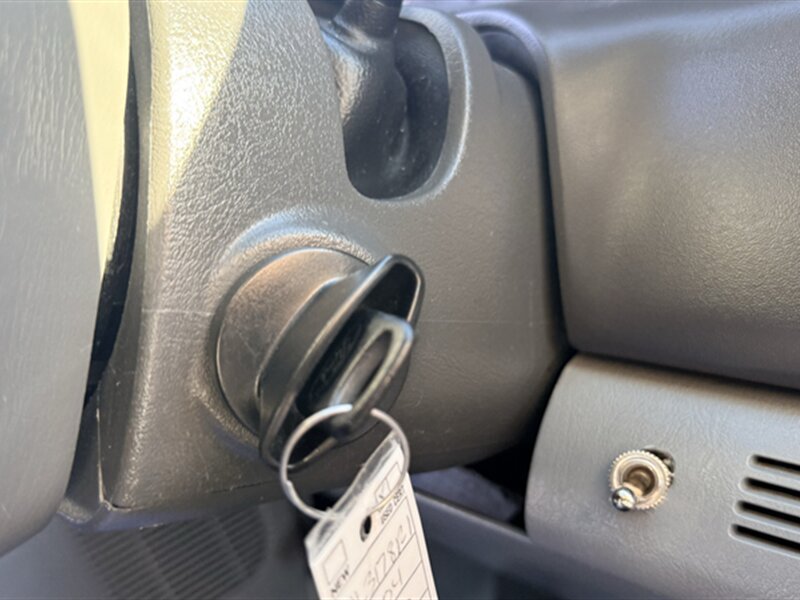 Used 2004 Ford F250 Lariat AWD/4WD image 18