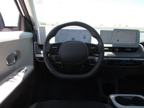 Used 2024 Hyundai Ioniq 5 SEL RWD image 21