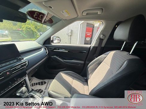 Used 2023 Kia Seltos S w/ Navigation Package AWD/4WD image 24