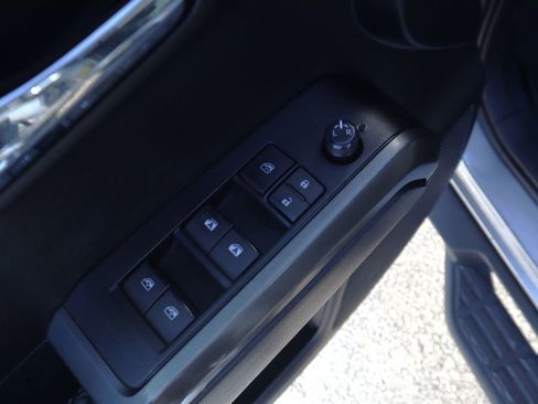 Used 2021 Toyota Tacoma TRD Sport w/ Technology Package image 17