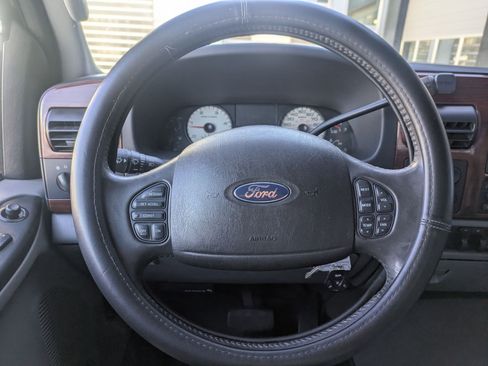 Used 2006 Ford F350 XL image 12