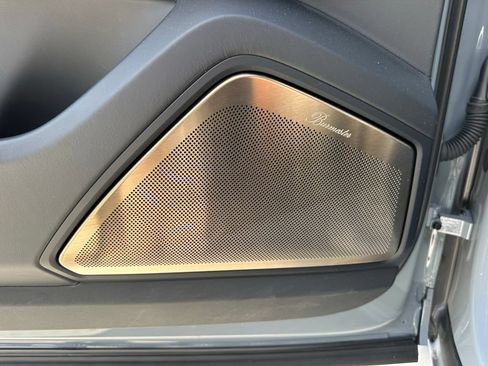 Certified 2025 Porsche Cayenne Turbo AWD/4WD image 16