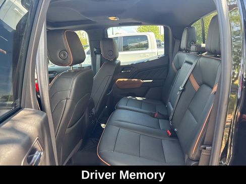 Used 2025 GMC Canyon AT4 w/ Technology Plus Package AWD/4WD image 11