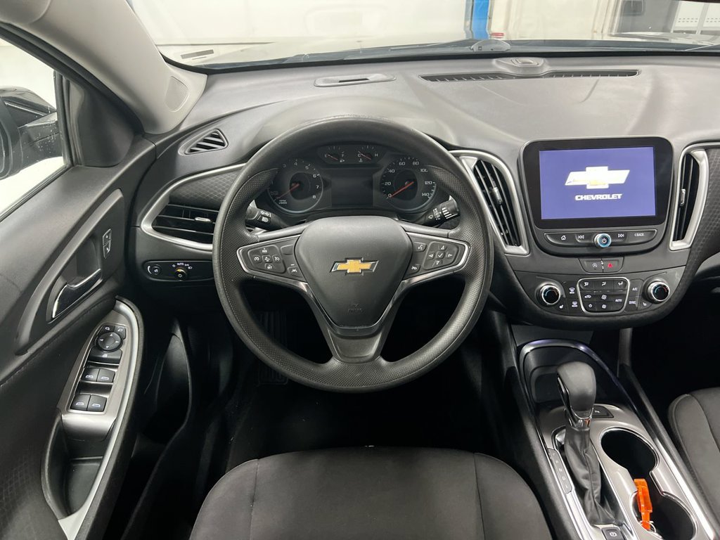Used 2025 Chevrolet Malibu LT FWD image 11