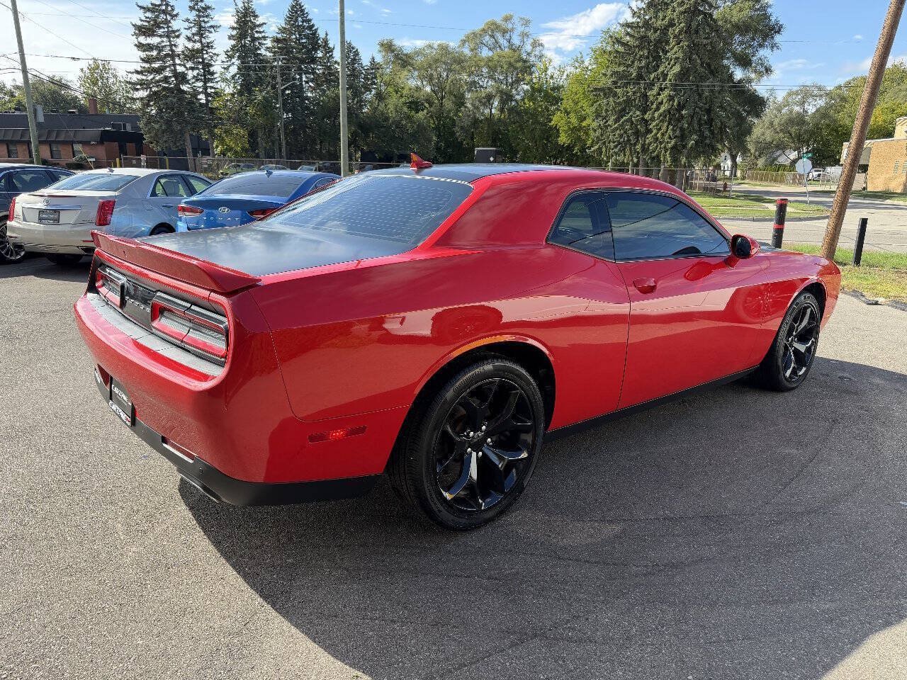Used 2016 Dodge Challenger SXT Plus RWD image 5