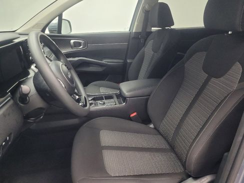 Used 2022 Kia Sorento LX image 17