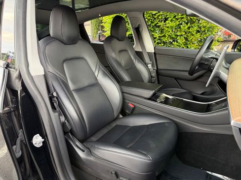 Used 2020 Tesla Model Y Long Range AWD/4WD image 34
