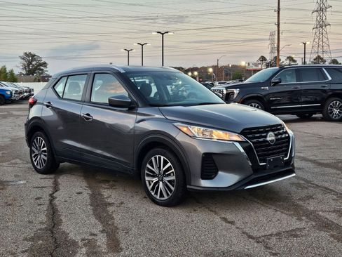 Used 2024 Nissan Kicks SV image 8