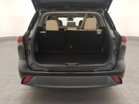 Used 2022 Toyota Highlander XLE image 29