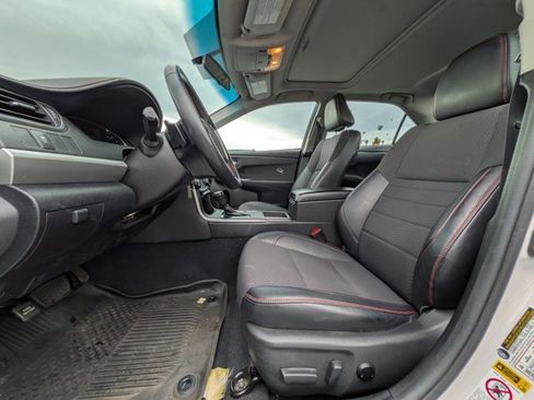 Used 2016 Toyota Camry SE w/ Moonroof Package image 13