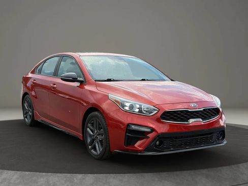Used 2020 Kia Forte GT-Line w/ GT-Line Premium Package FWD image 3