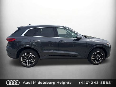 Used 2025 Audi Q5 Premium AWD/4WD image 10