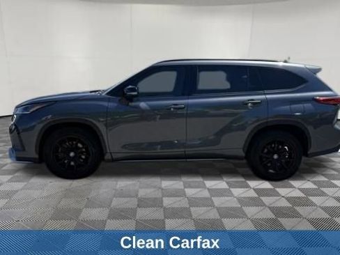 Used 2021 Toyota Highlander XSE AWD/4WD image 2
