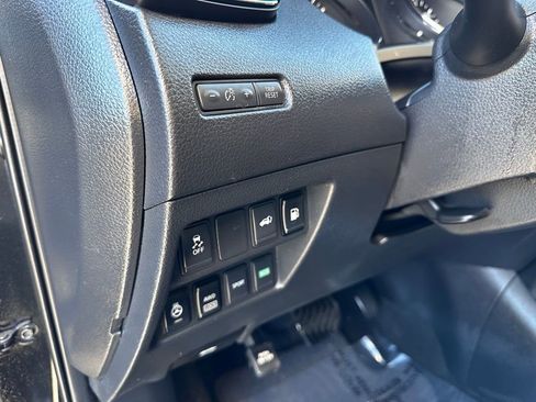 Used 2018 Nissan Rogue SV w/ Premium Package image 15