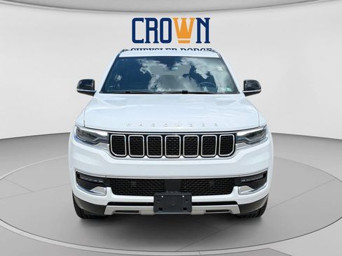 Used 2024 Jeep Wagoneer L Series II w/ Flexible Seating Group AWD/4WD image 8
