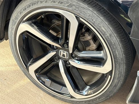 Used 2019 Honda Accord Sport image 10