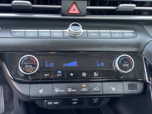 Certified 2024 Hyundai Elantra SEL w/ Convenience Package image 14