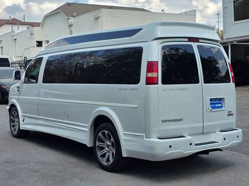 Used 2018 GMC Savana 2500 Extended w/ Enhanced Convenience Package image 5