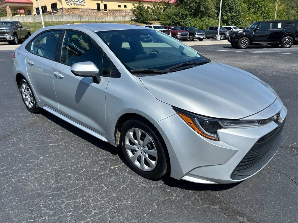 Used 2025 Toyota Corolla LE FWD image 3