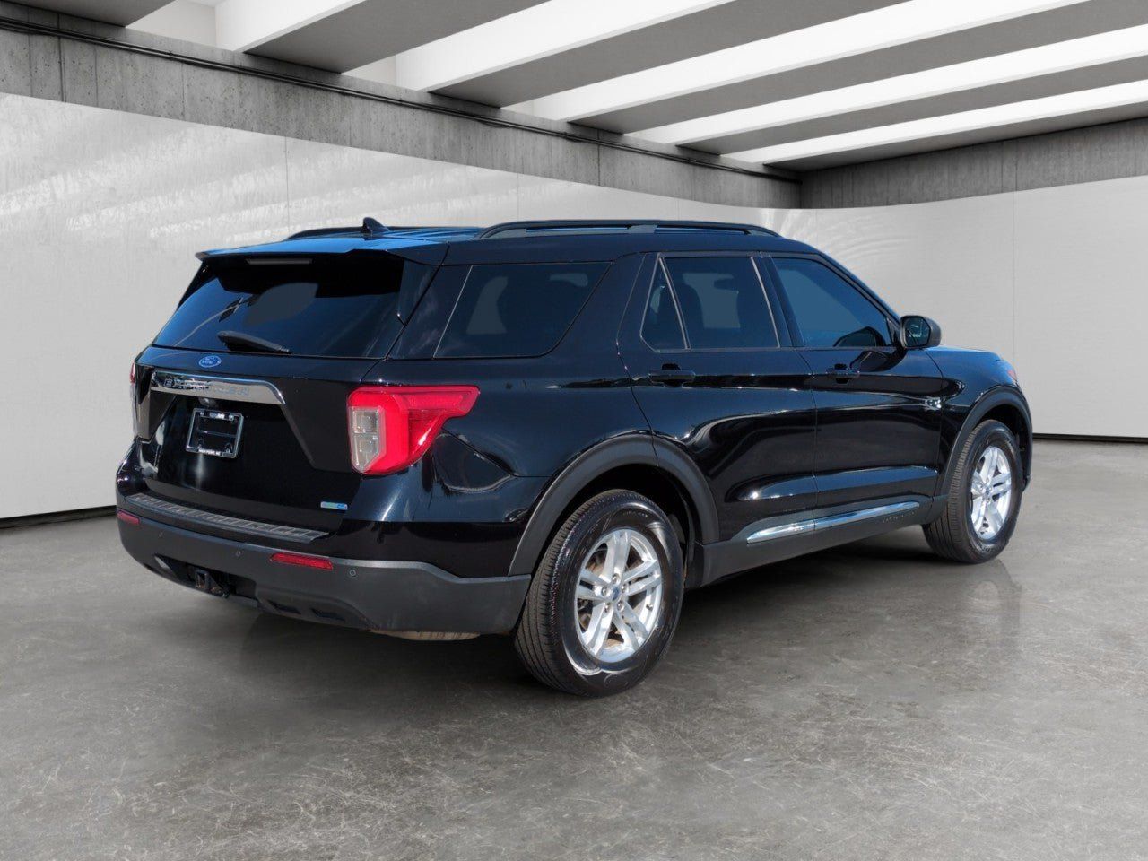 Used 2020 Ford Explorer XLT w/ Comfort Package AWD/4WD image 7