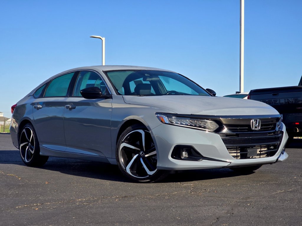 Used 2022 Honda Accord Sport image 2