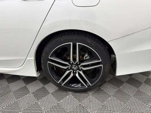 Used 2017 Honda Accord Sport image 19