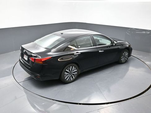 Used 2024 Nissan Altima 2.5 SV image 38