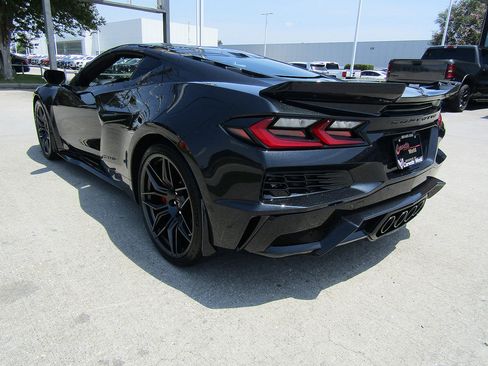 Used 2024 Chevrolet Corvette Z06 RWD image 7