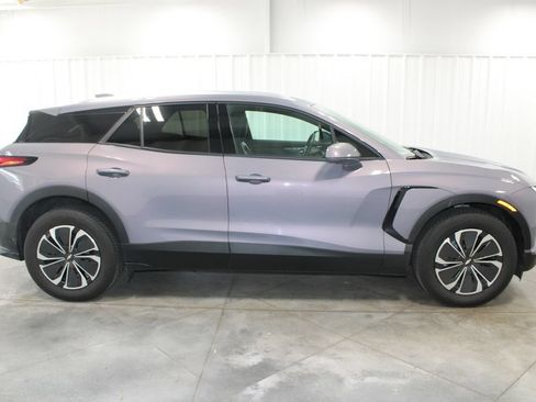 Used 2024 Chevrolet Blazer EV LT AWD/4WD image 11