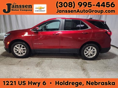 Used 2022 Chevrolet Equinox LT image 1