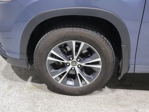 Used 2016 Toyota Highlander XLE AWD/4WD image 8