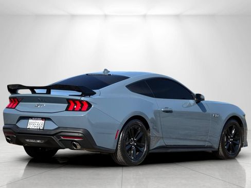 Used 2024 Ford Mustang GT RWD image 3