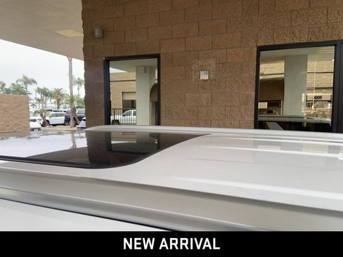 Certified 2023 GMC Yukon SLT w/ SLT Luxury Package image 7