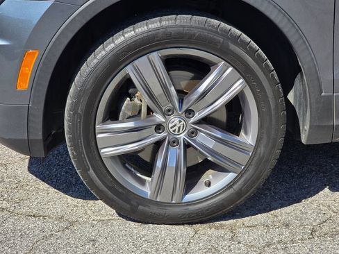 Used 2019 Volkswagen Tiguan SEL Premium AWD/4WD image 12