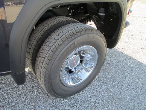 New 2026 GMC Sierra 3500 SLT w/ SLT Convenience Package image 14