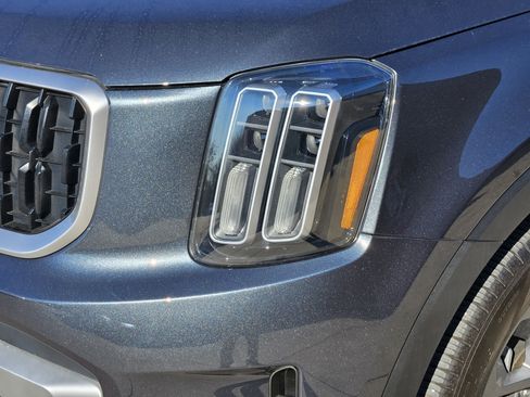 Used 2024 Kia Telluride LX image 7