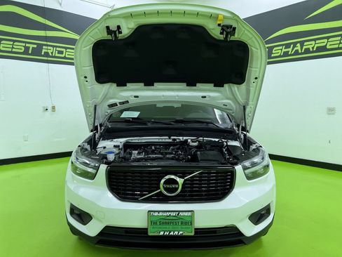 Used 2019 Volvo XC40 T5 R-Design AWD/4WD image 4