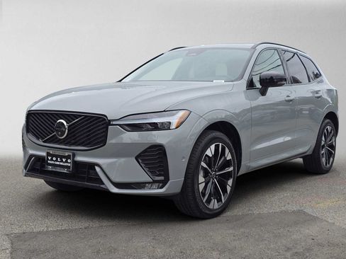 Used 2026 Volvo XC60 B5 Plus w/ Protection Package Premier AWD/4WD image 7