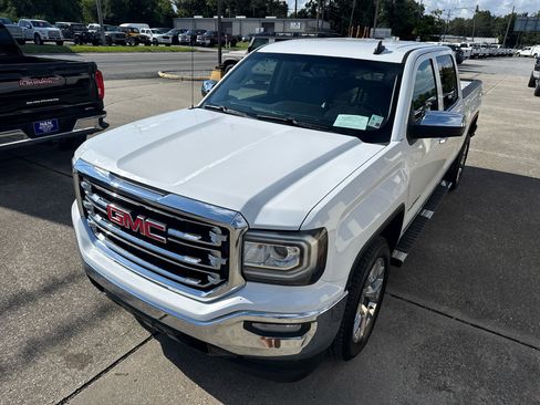 Used 2017 GMC Sierra 1500 SLT w/ SLT Premium Package image 12