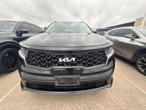 Used 2022 Kia Sorento S w/ Panoramic Sunroof Package FWD image 2