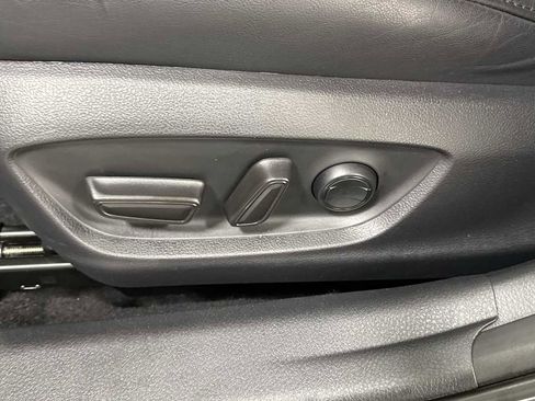 Certified 2019 Toyota Avalon XSE image 14