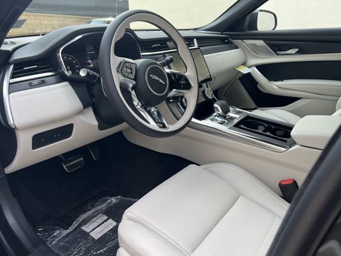 Used 2024 Jaguar XF R-Dynamic SE image 12