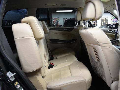 Used 2017 Mercedes-Benz GLS 550 4MATIC image 27