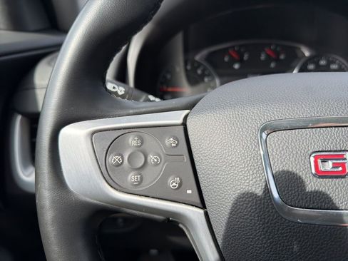 Used 2024 GMC Terrain SLT image 26