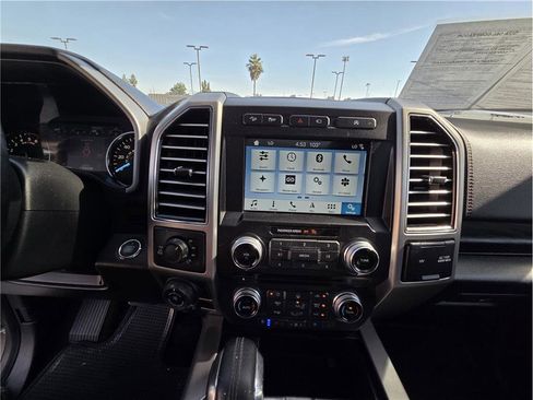 Used 2018 Ford F150 Platinum w/ Equipment Group 701A Luxury AWD/4WD image 13