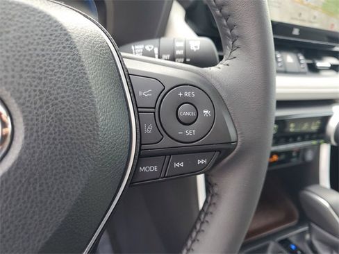 Used 2025 Toyota RAV4 Limited image 22
