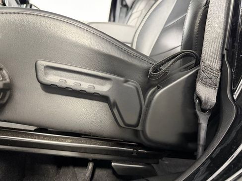 Used 2023 Jeep Wrangler Unlimited Sahara AWD/4WD image 24