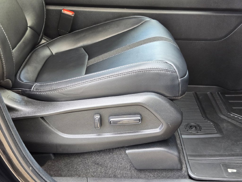 Used 2023 Honda Pilot Touring image 29