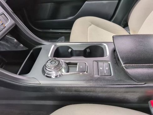 Used 2020 Ford Fusion SE w/ Equipment Group 151A FWD image 24